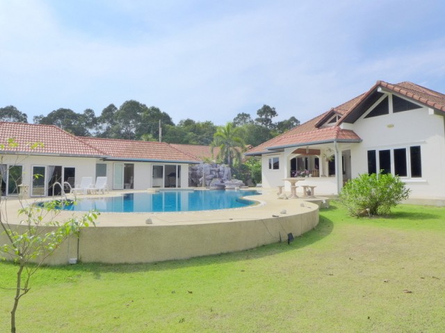 4 plus bedroom pool estate on a large..