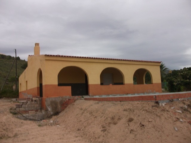 COUNTRY HOUSE - 2