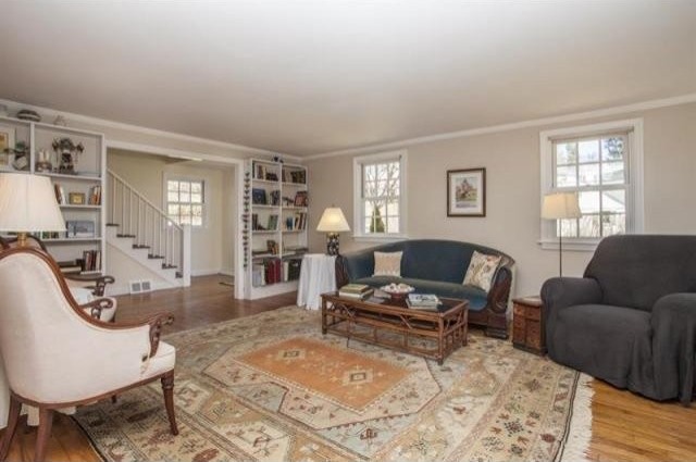 3 bedroom Residence For Sale: Katonah.. - 2