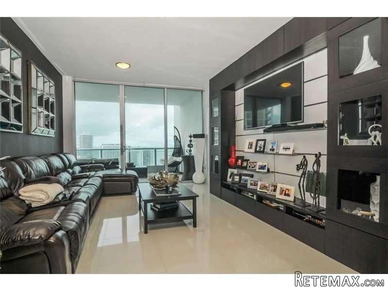 900 Biscayne Blvd, Unit 3810, Miami, Fl..