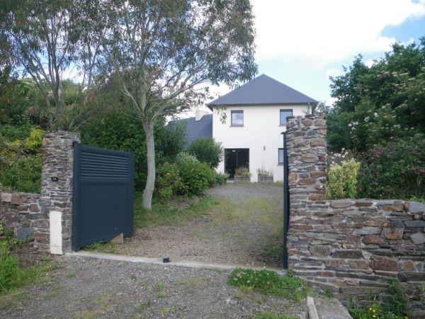 Good Quality House with Private Drive - 2
