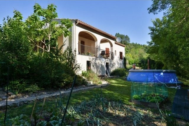Single Storey Villa With Landscaped..