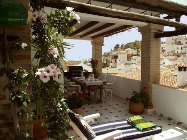 Town House for Sale in Sedella 175.000..