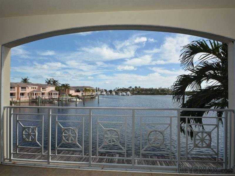 3 bedroom Flat For Sale: 5342 W Harbor.. - 2