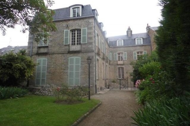 5 bedroom House For Sale: 61000 ALENCON