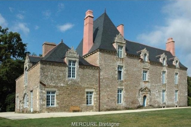 9 bedroom Castle For Sale: 56220 VANNES - 2