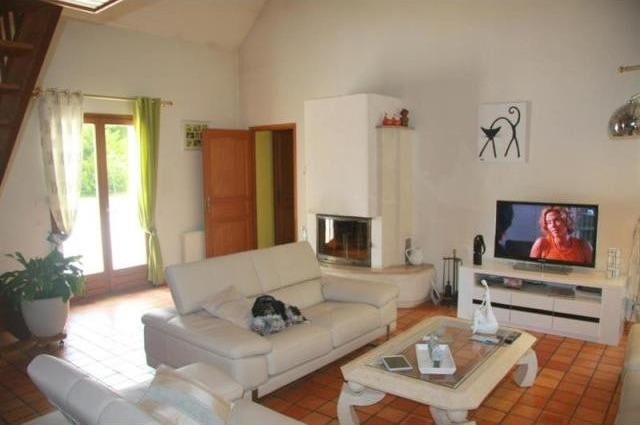 3 bedroom Villa For Sale: 03200 ALLIER - 2