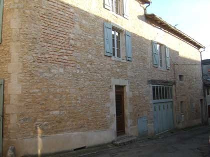 4 bed house in town centre