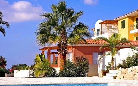 Discounted 3 Bed end Corner apartment.. - 2