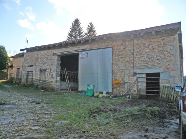 Farm House And Outbuildings To Renovate..