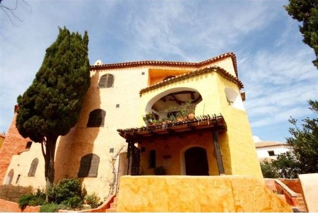1 Bedroom - Apartment - For Sale