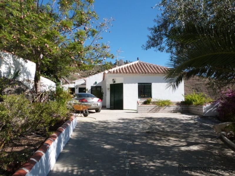 5 bedroom, 3 bathroom Villa, (build 345.. - 2