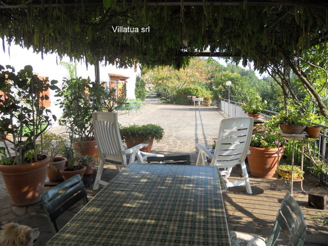 Country/farmhouse - For Sale - Hills..