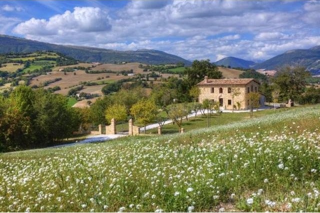 5 bedroom House For Sale: Marche..