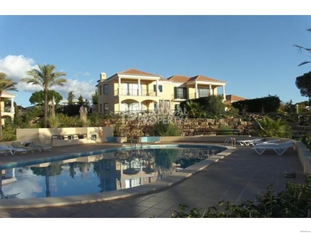 Deluxe 2 Bed Apartment - 2