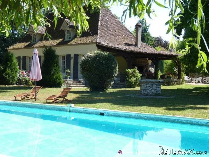 Ref 22/1043 : Maison De Construction..