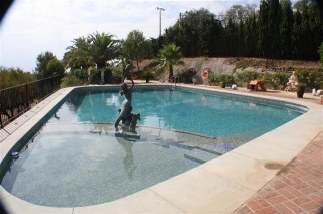 Villa - AN AMAZING LUXURIOUS 7 BEDROOM.. - 2