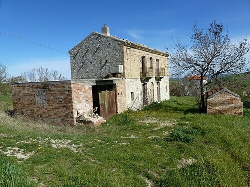 Beautiful detached property to restore... - 2