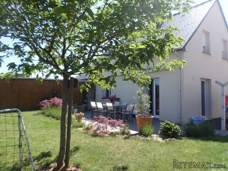 Traditional Detached House with Garden