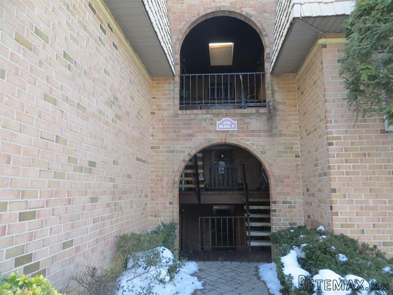 2 bedroom Commercial Property For Sale:..