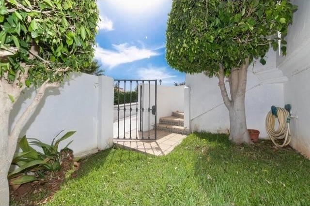 3 bedroom town house for sale