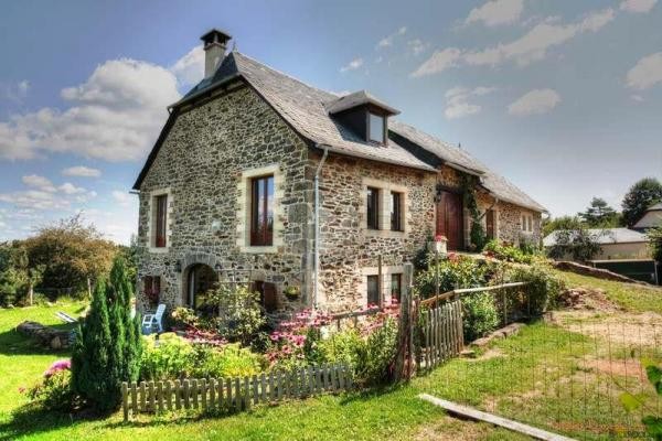 Nr Argentat (19) - For sale spacious..
