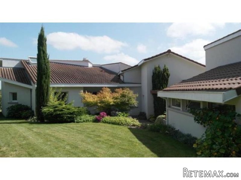 5 bedroom House For Sale:63200 RIOM - 2