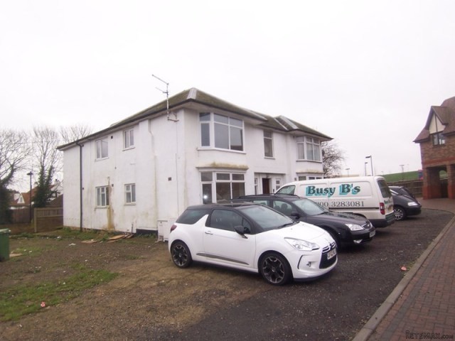 1 bedroom flat in Minster On Sea..