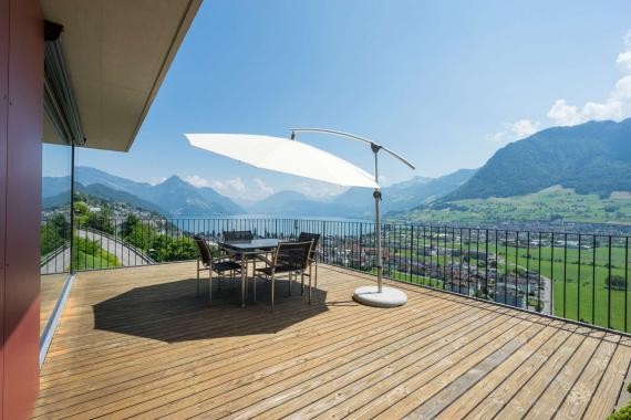 ENVIABLE VIEW - BETWEEN LAKE LUCERNE..