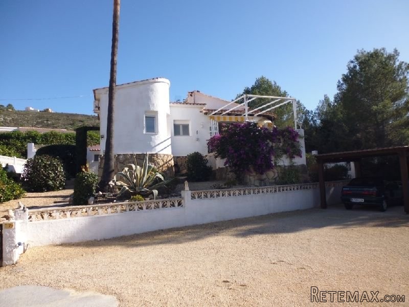 2 Bedrooms - Villa - Alicante - For Sale