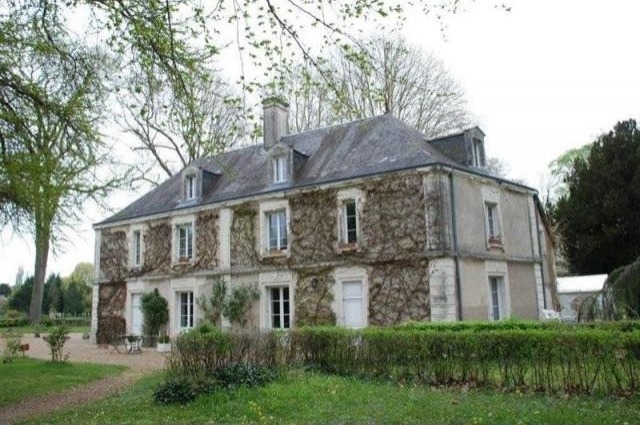 12 bedroom Manor House For Sale: 37400..