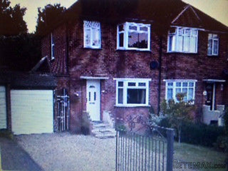 LARGE 3 BEDROOM SEMI-DETACHED HOUSE
