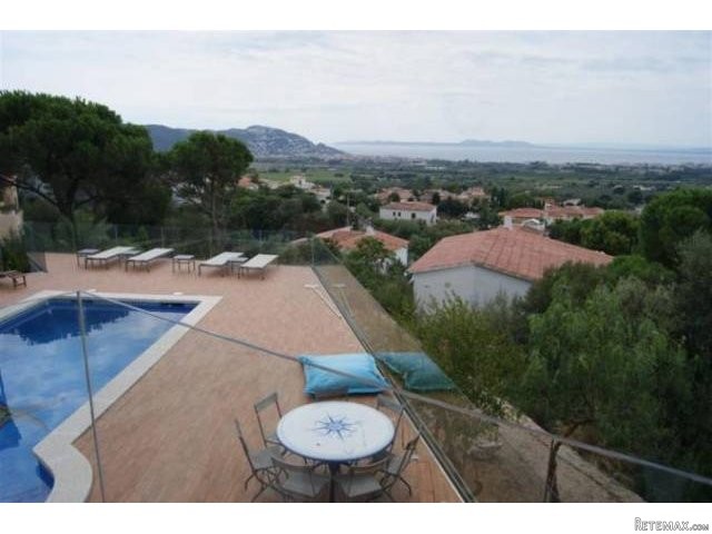 4 Bedrooms - House - Girona - For Sale - 2
