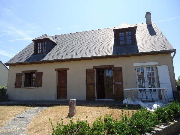 3 Bed House in Coastal Village