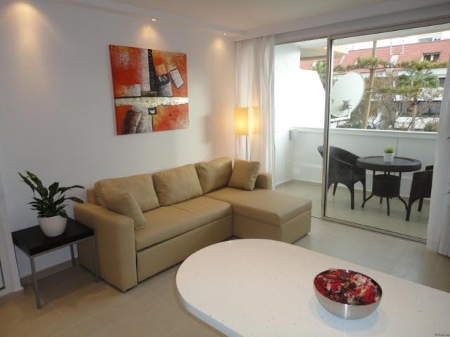 Apartment For Sale in Playa De Las..