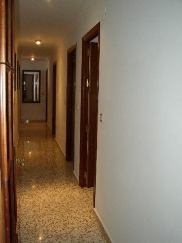 Apartment - This large 3rd floor 4.. - 2