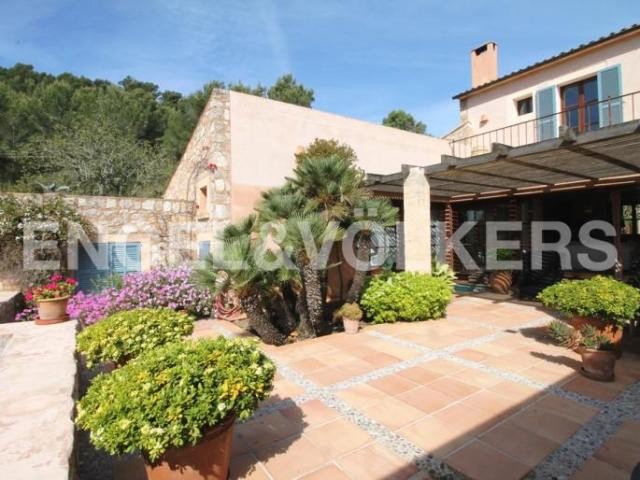 Stately manor house with panoramic views - 2