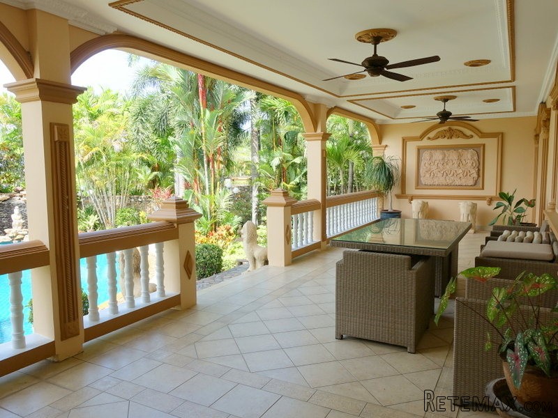 6 bedroom lakefront golf course.. - 2