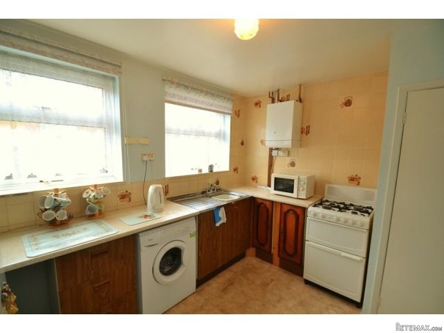 3 bedroom house in SHEERNESS - 2