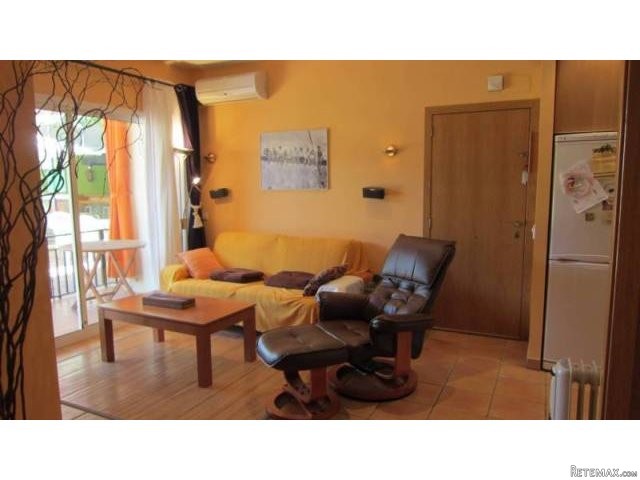 APARTMENT RENOVATED WITH SWIMMING POOL..