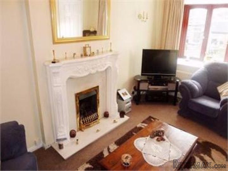 3 Bedroom Semi-detached house - 2