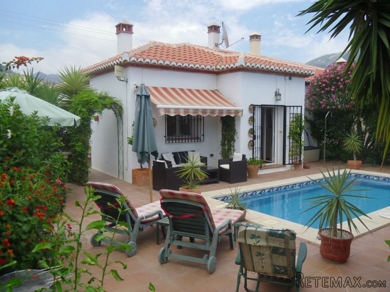 3 bedroom, 2 bathroom Villa, (build 119..
