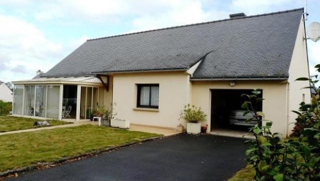 House Enjoys Lots Of Natural Light