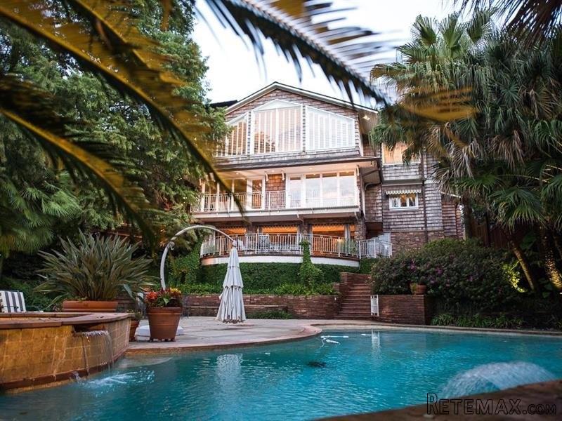 4 bedroom House For Sale: 36 Tiel Way..