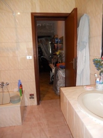 Country/farmhouse - For Sale - North of..