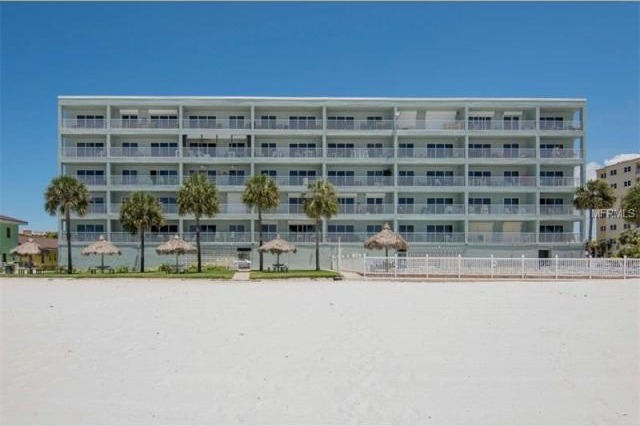 3 bedroom Property For Sale: 17500 GULF..