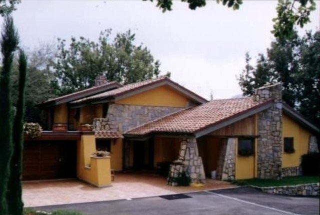 POLI, PANORAMIC VILLA SURROUNDED BY..