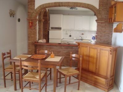 Apartment - Top Floor Apartment.. - 2