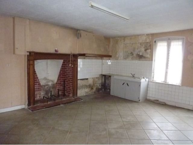Hamlet House to Renovate - 2