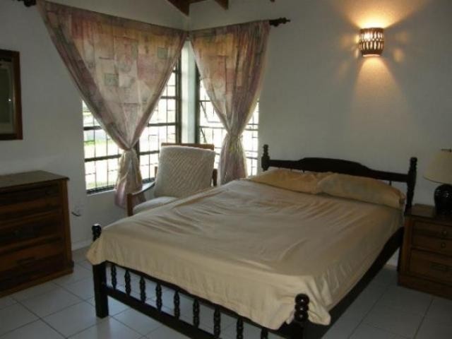 2 bedroom Property For Sale: Newton Apt..